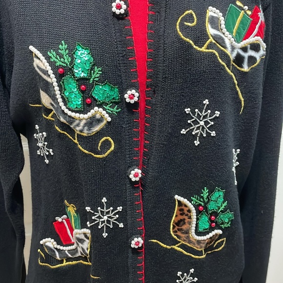 Christmas Sweater 🎄 - Picture 2 of 11